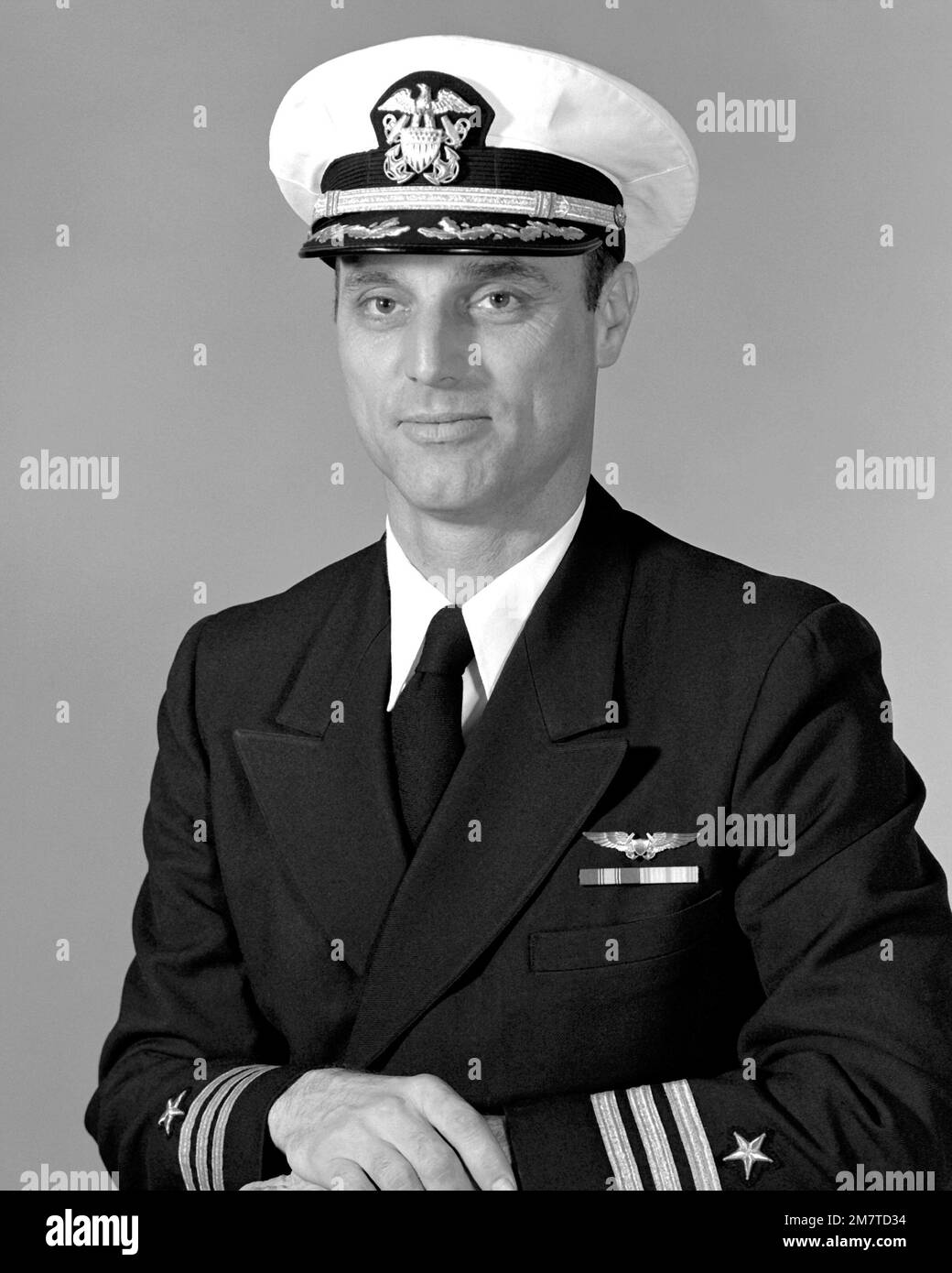 R porter hi-res stock photography and images - Alamy