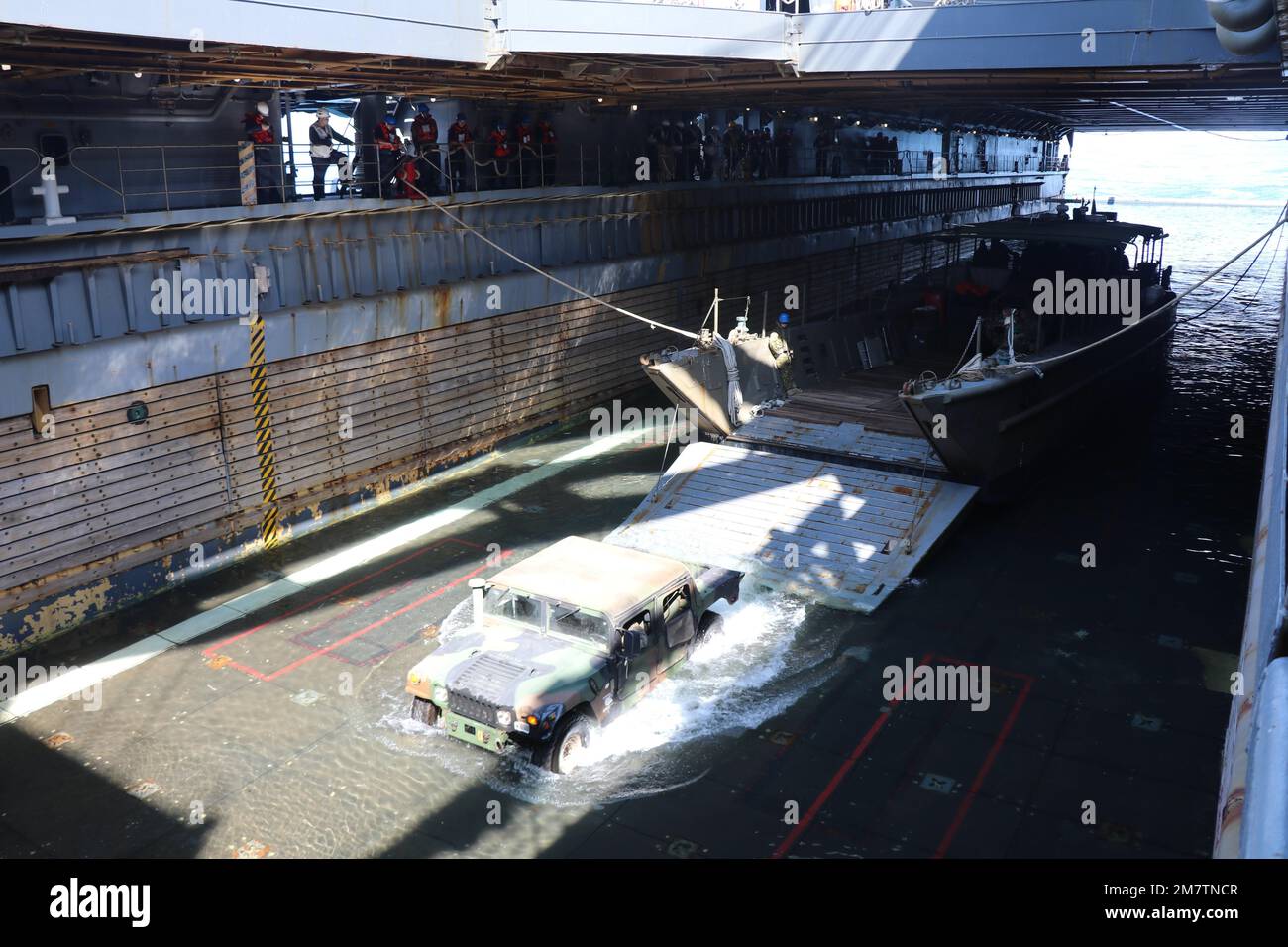 Landing craft mechanized hi-res stock photography and images - Alamy