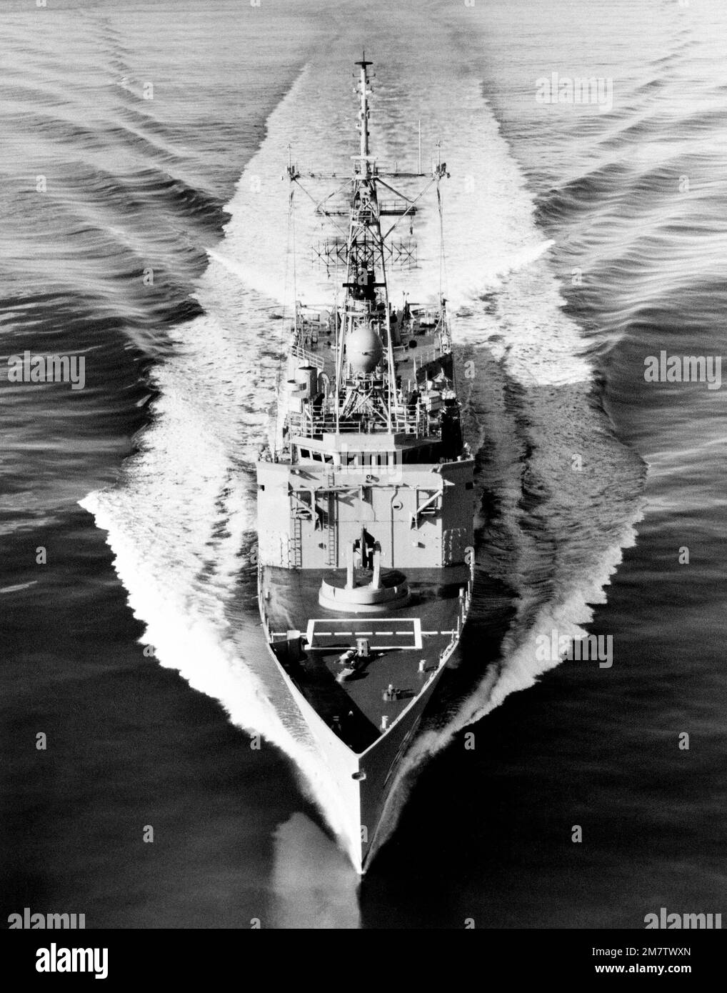 A bowon view of the guided missile frigate USS BOONE (FFG 28) underway