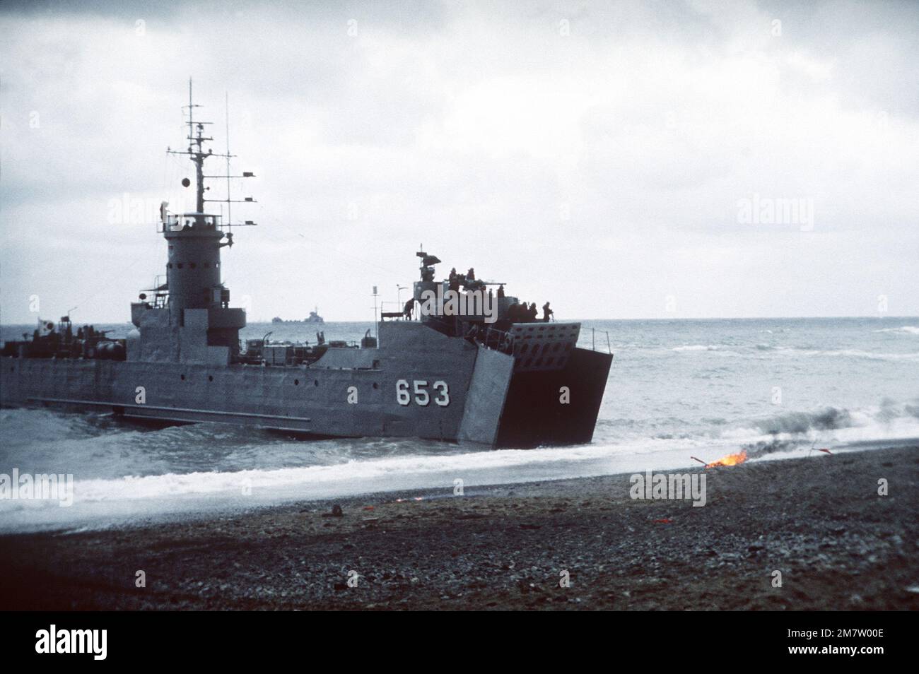 A Korean Navy tank landing ship approaches the beach during exercise Team Spirit '82. Subject Operation/Series: TEAM SPIRIT '82 Base: Tok Sok Ri Country: Republic Of Korea (KOR) Stock Photo