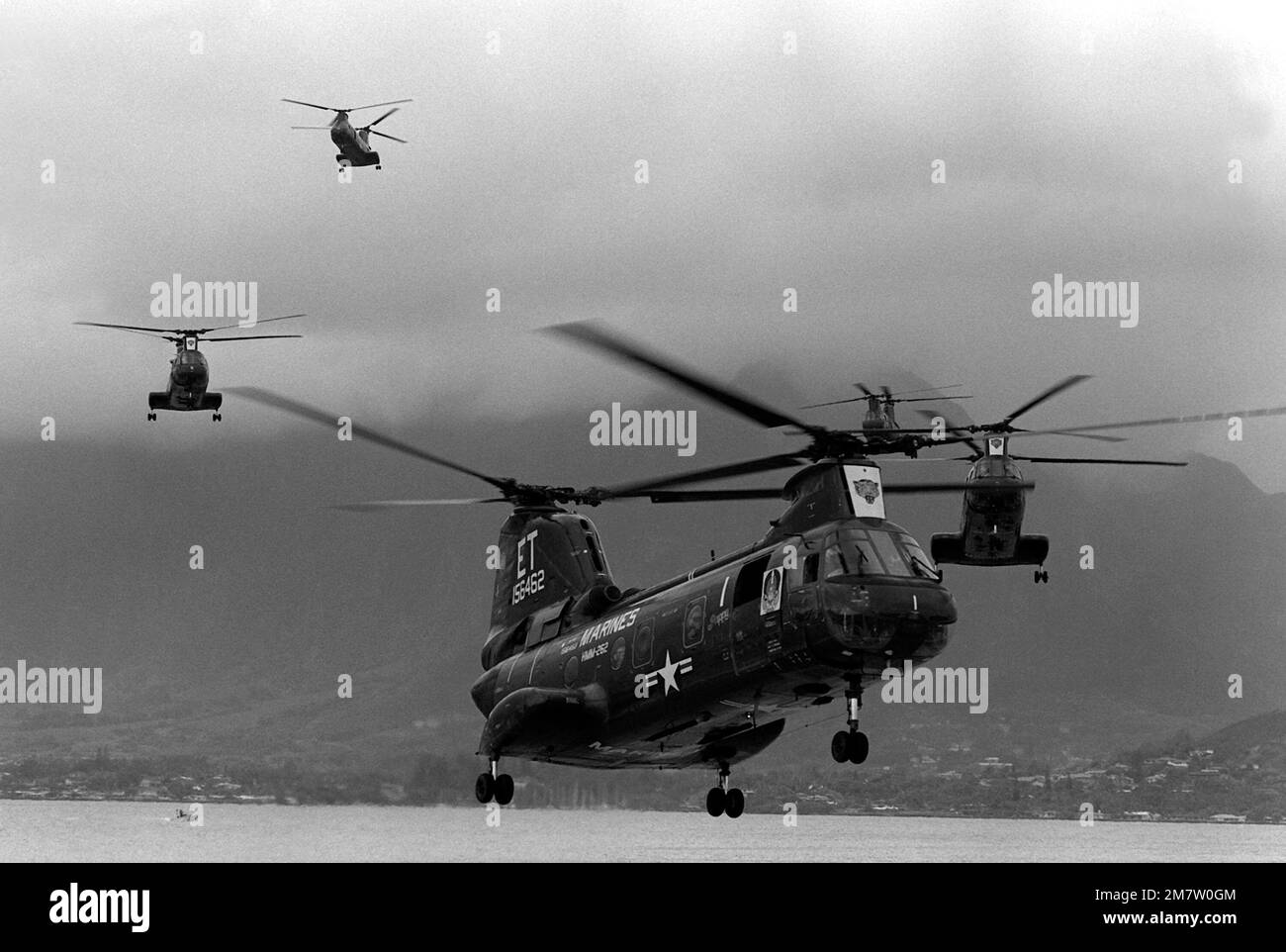 Hmm-262 Helicopter Squadron Ch-46 Sea Knight Tee Hmm-262 Helicopter Squadron Ch-46 Sea Knight Tee