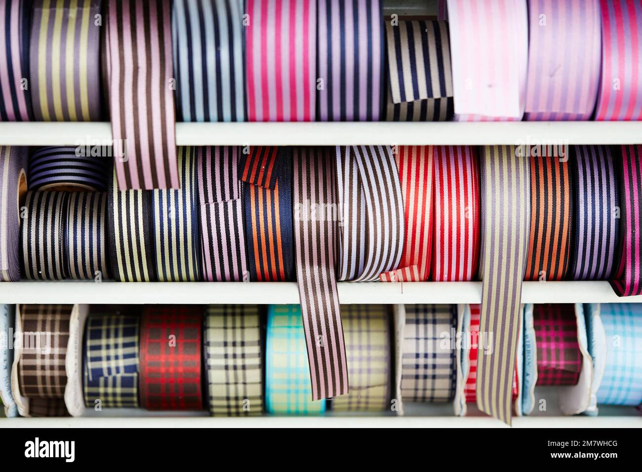 Seamless sewing pattern ribbons hi-res stock photography and images - Alamy