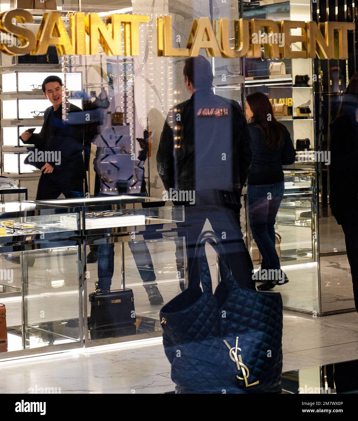 Gucci storefront/shop window/visual merchandising of New Bond St store, and  upmarket, affluent, upscale, luxury business Stock Photo - Alamy