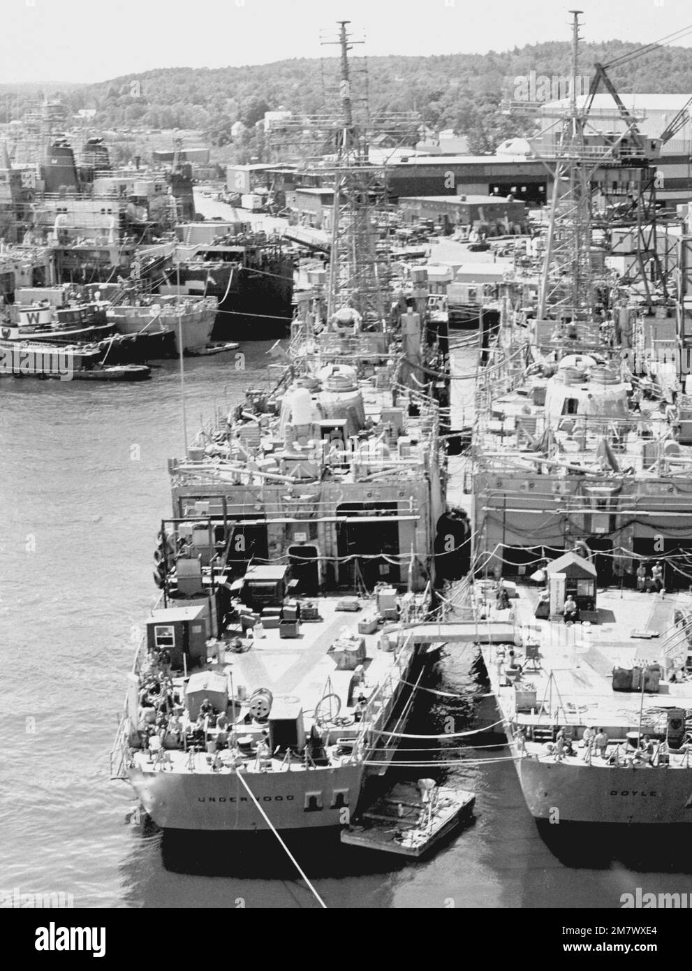 An elevated stern view of the guided missile frigates UNDERWOOD (FFG36