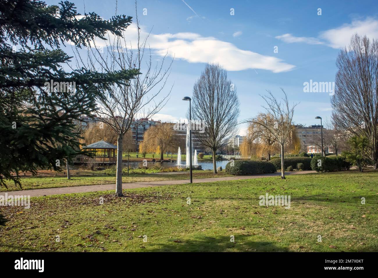 Public park scenic view hi-res stock photography and images - Alamy