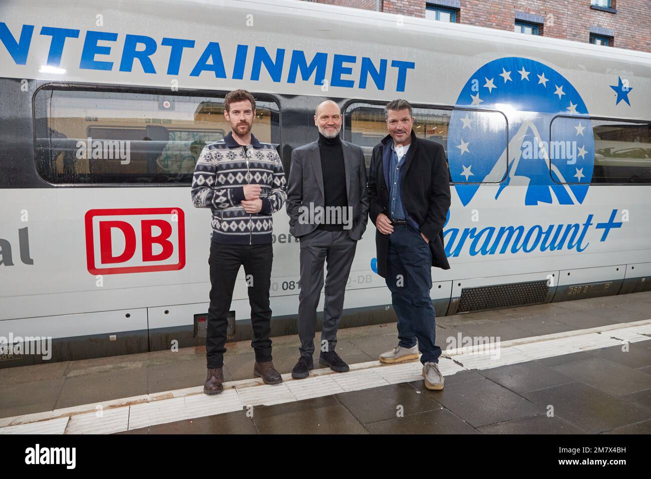 Hamburg, Germany. 11th Jan, 2023. Harry Treadaway (lr), actor, Simon