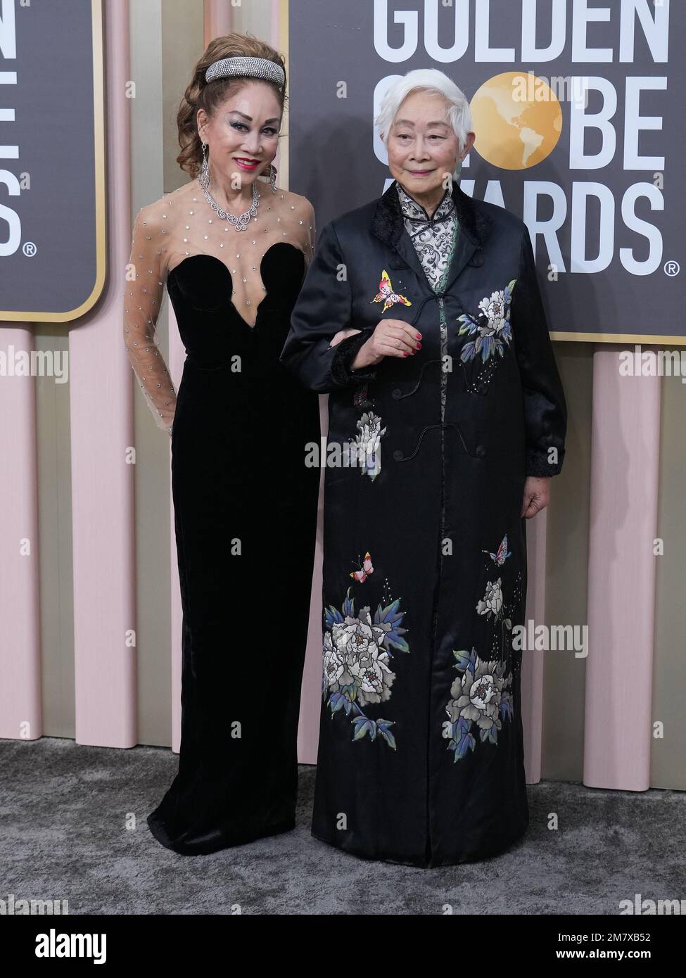 Los Angeles, USA, 10/01/2023, Lisa Lew (R) and guest arrive at the 80th