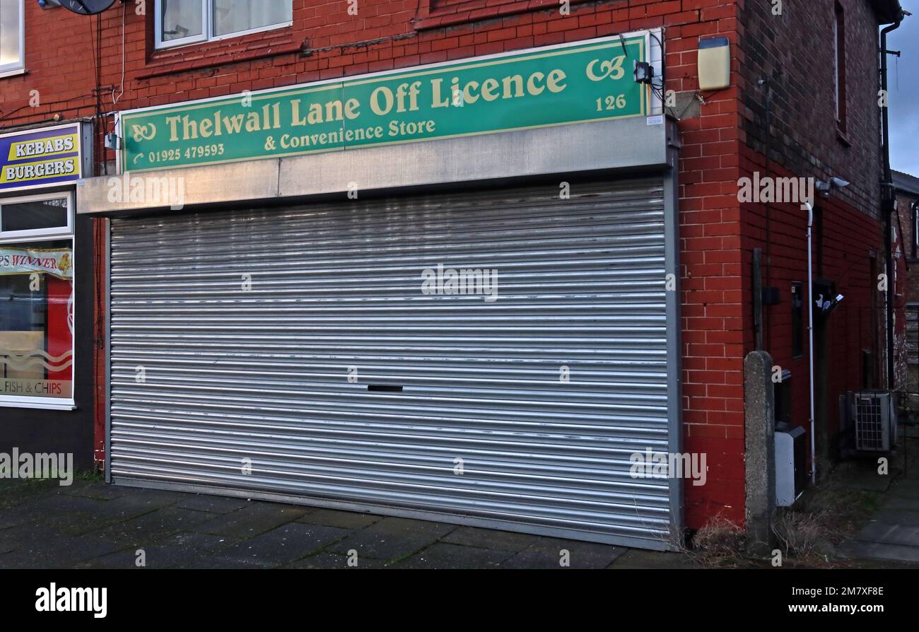Closed Off-Licence,126 Thelwall Lane, Warrington, Cheshire, England, UK, WA4 1LU Stock Photo
