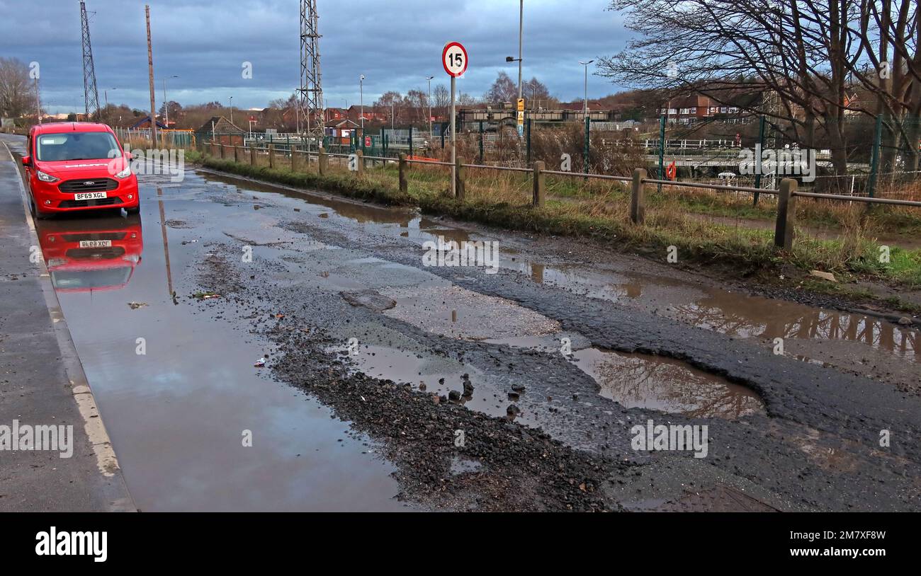 Thelwall Lane, Latchford, Warrington,Cheshire's largest road pothole, WA4 1PD Stock Photo