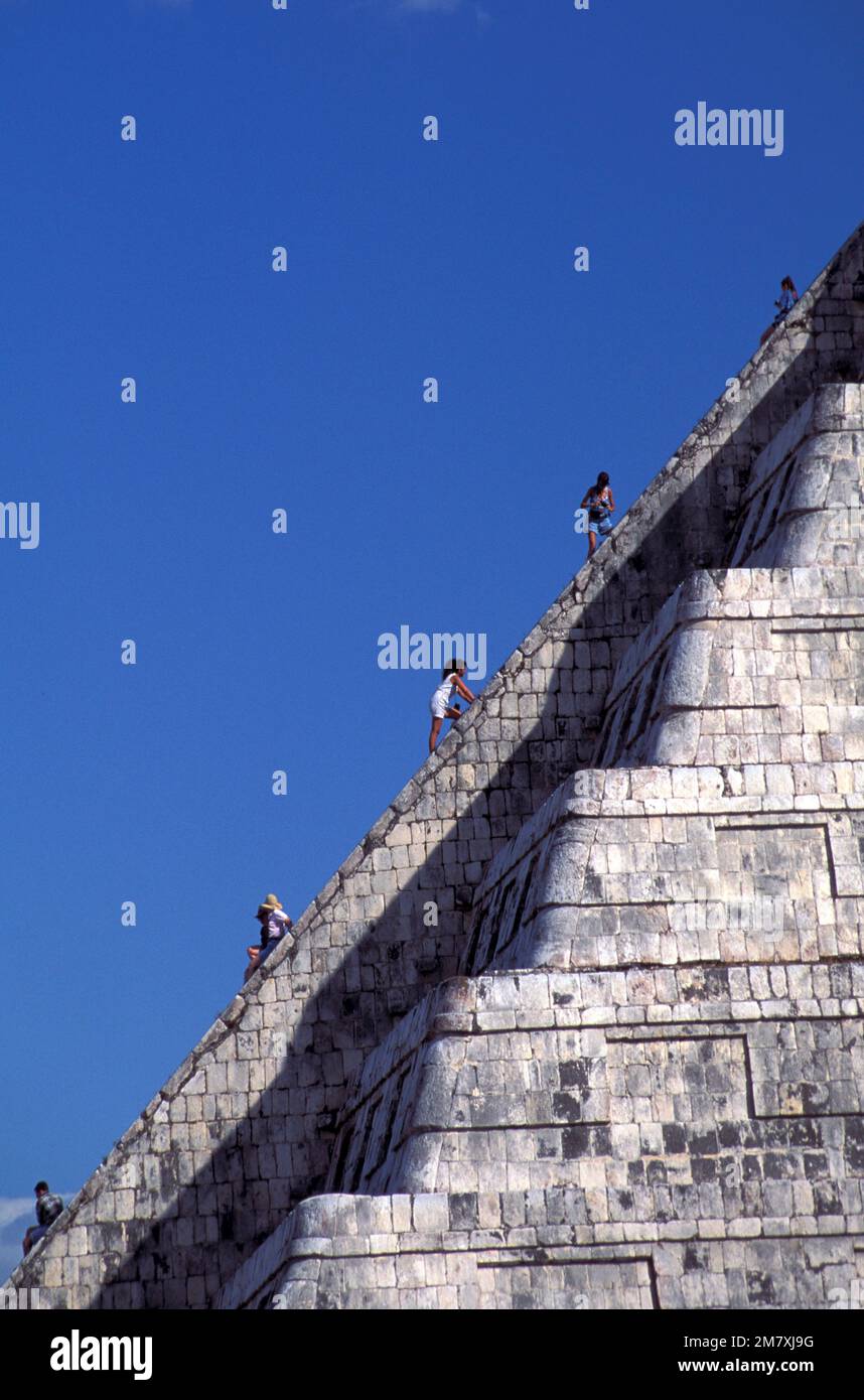 Climbing, Pyramid de Kukukan, Maya Site, Archeological Site Chichen