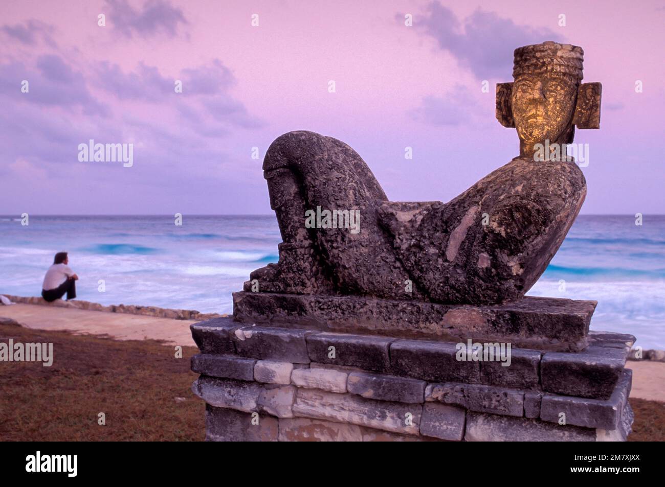 Chacmool Statue, Playa Chacmool, Cancun, Quintana Roo, Mexico Stock Photo