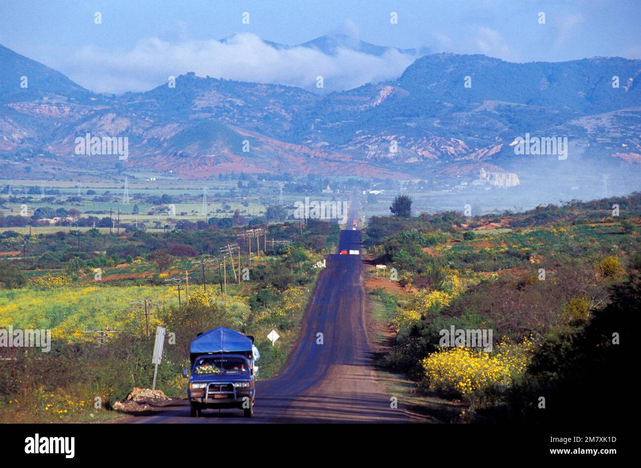 Cars on Highway MEX 190, San Mateo, Oaxaca, Mexico Stock Photo Alamy