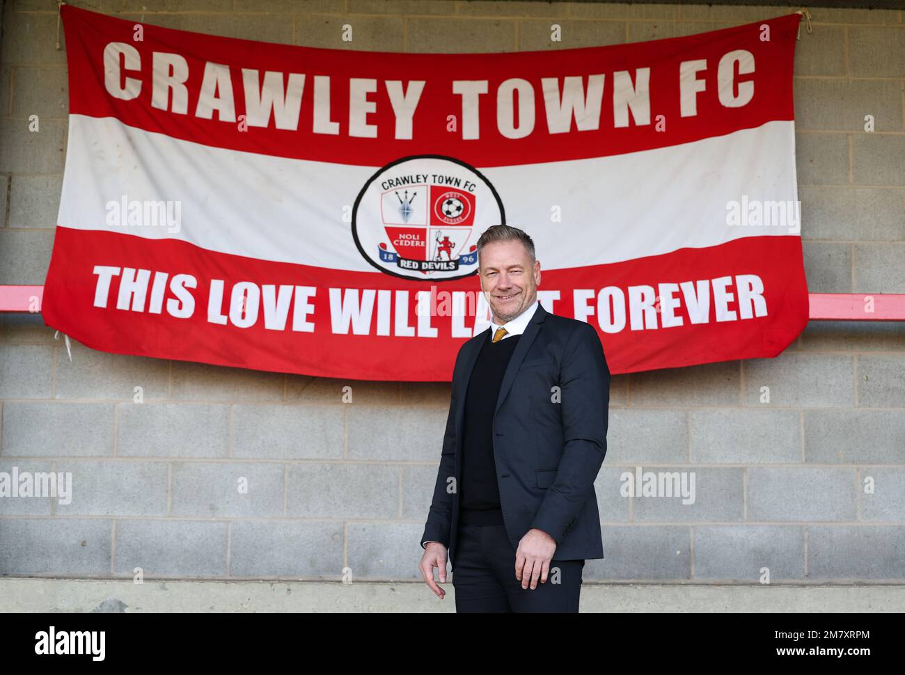 Crawley, UK. 11th Jan, 2023. Crawley Town Football Club announce the signing of new manager Scott Lindsey at the Broadfield Stadium today. Credit: James Boardman/Alamy Live News Stock Photo