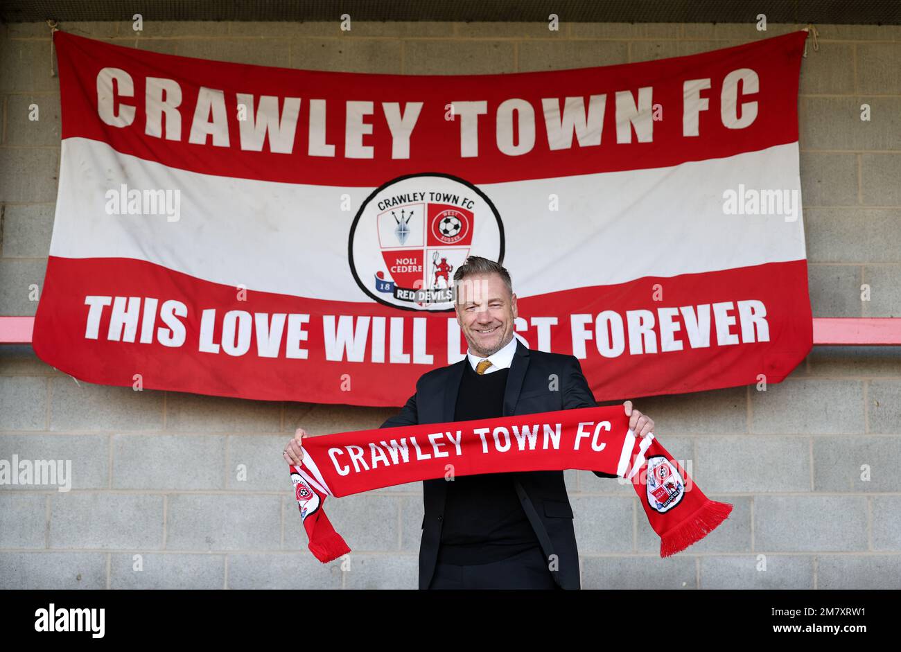Crawley, UK. 11th Jan, 2023. Crawley Town Football Club announce the signing of new manager Scott Lindsey at the Broadfield Stadium today. Credit: James Boardman/Alamy Live News Stock Photo
