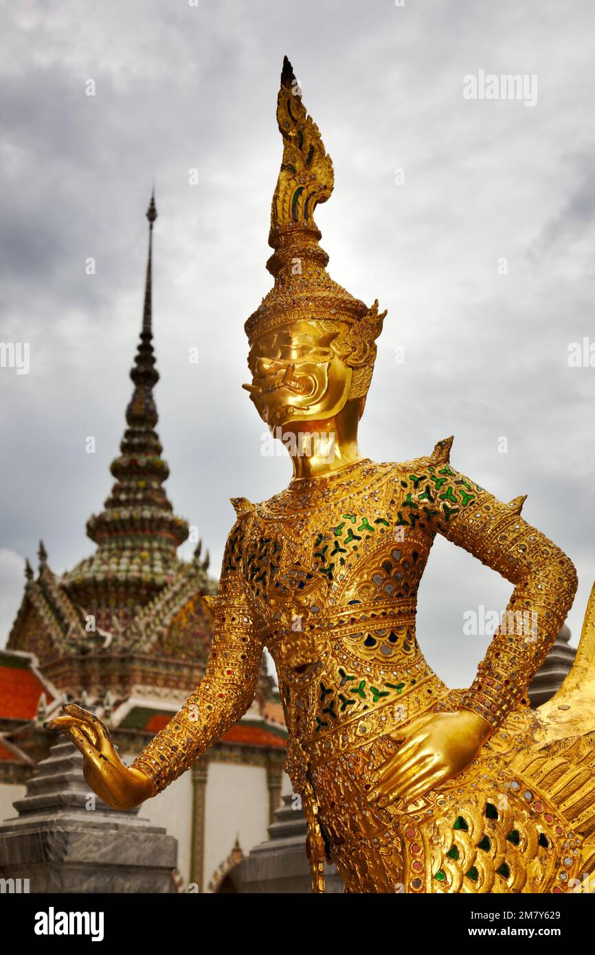 guardia en el palacio real de bangkok Stock Photo
