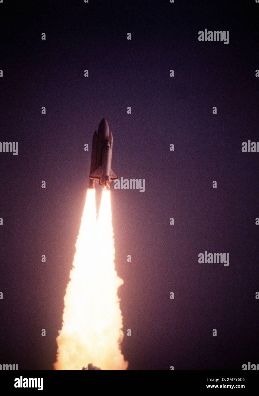 Florida 1981 space shuttle columbia hi-res stock photography and images ...