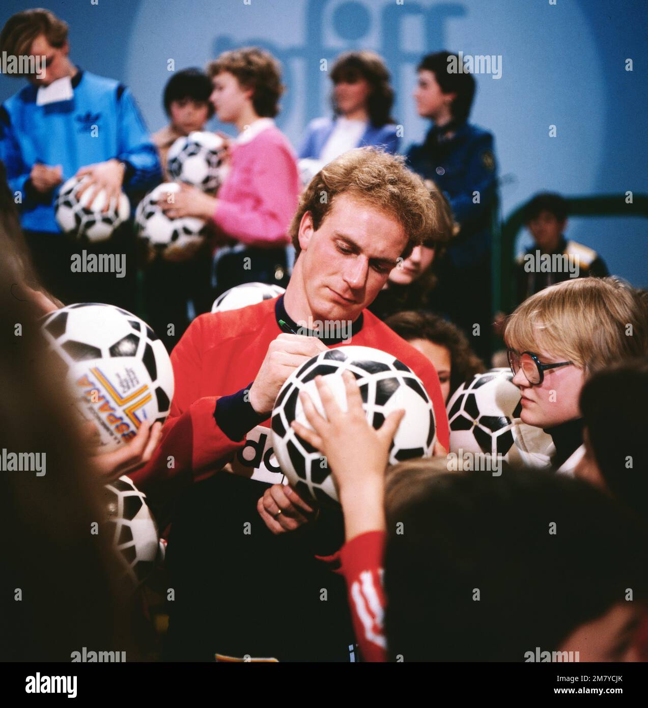 Karl heinz rummenigge 1982 hi-res stock photography and images - Alamy