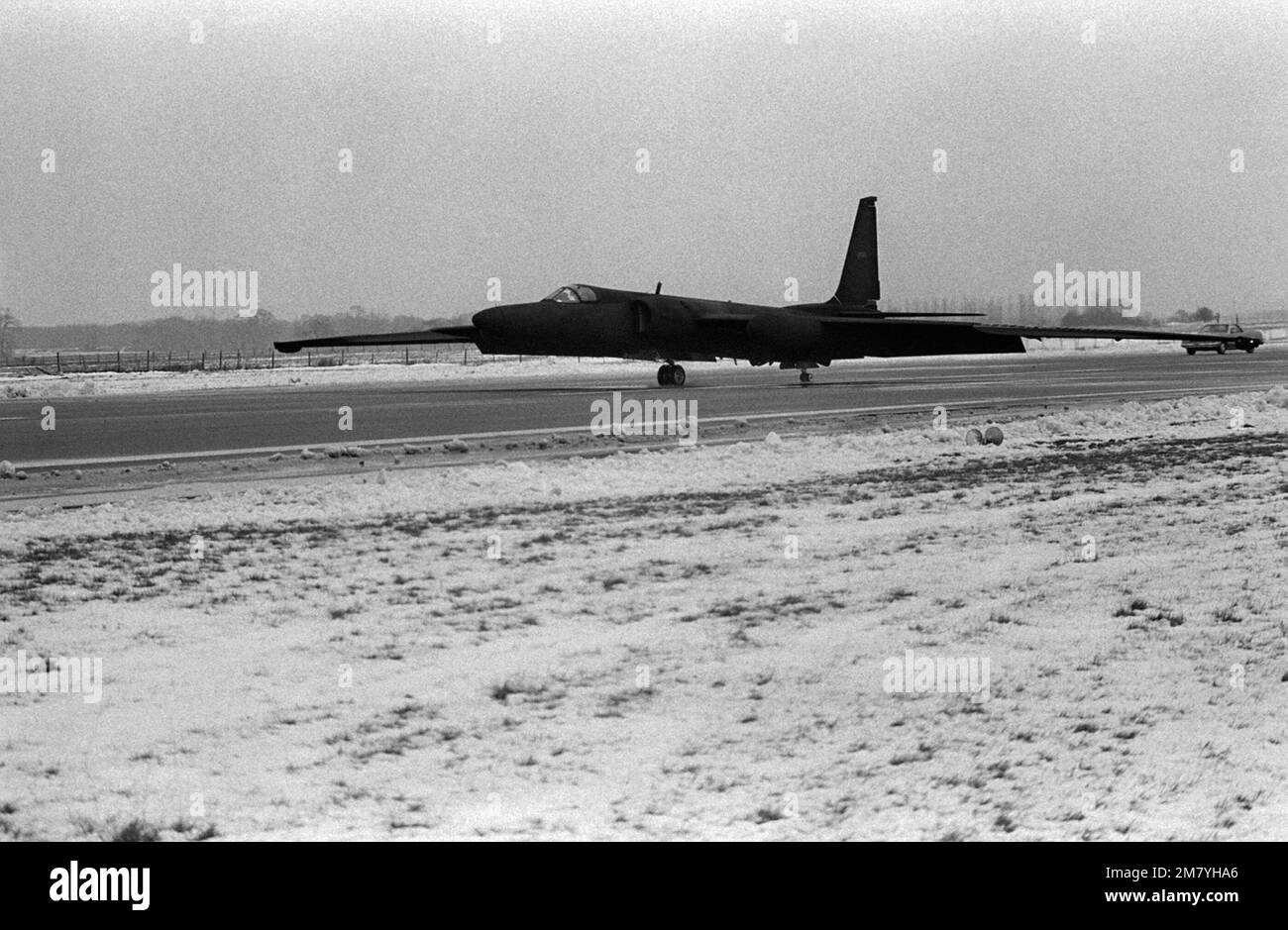 A left front view of a TR-1 tacitcal reconnaissance aircraft, a variant of the U-2 reconnaissance aircraft, on the runway. This TR-1, which has just completed a non-stop flight from Beale Air Force Base, California, is the first to join the recently formed 95th Reconnaissance Squadron, based at Alconbury. Base: Raf Alconburg Country: England / Great Britain (ENG) Stock Photo