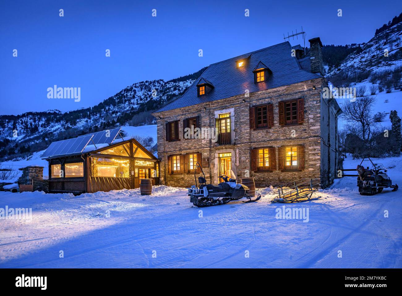 Montgarri hut and church at night in winter (Aran Valley, Catalonia, Pyrenees, Spain) ESP: Refugio y Santuario de Montgarri, una noche de invierno Stock Photo