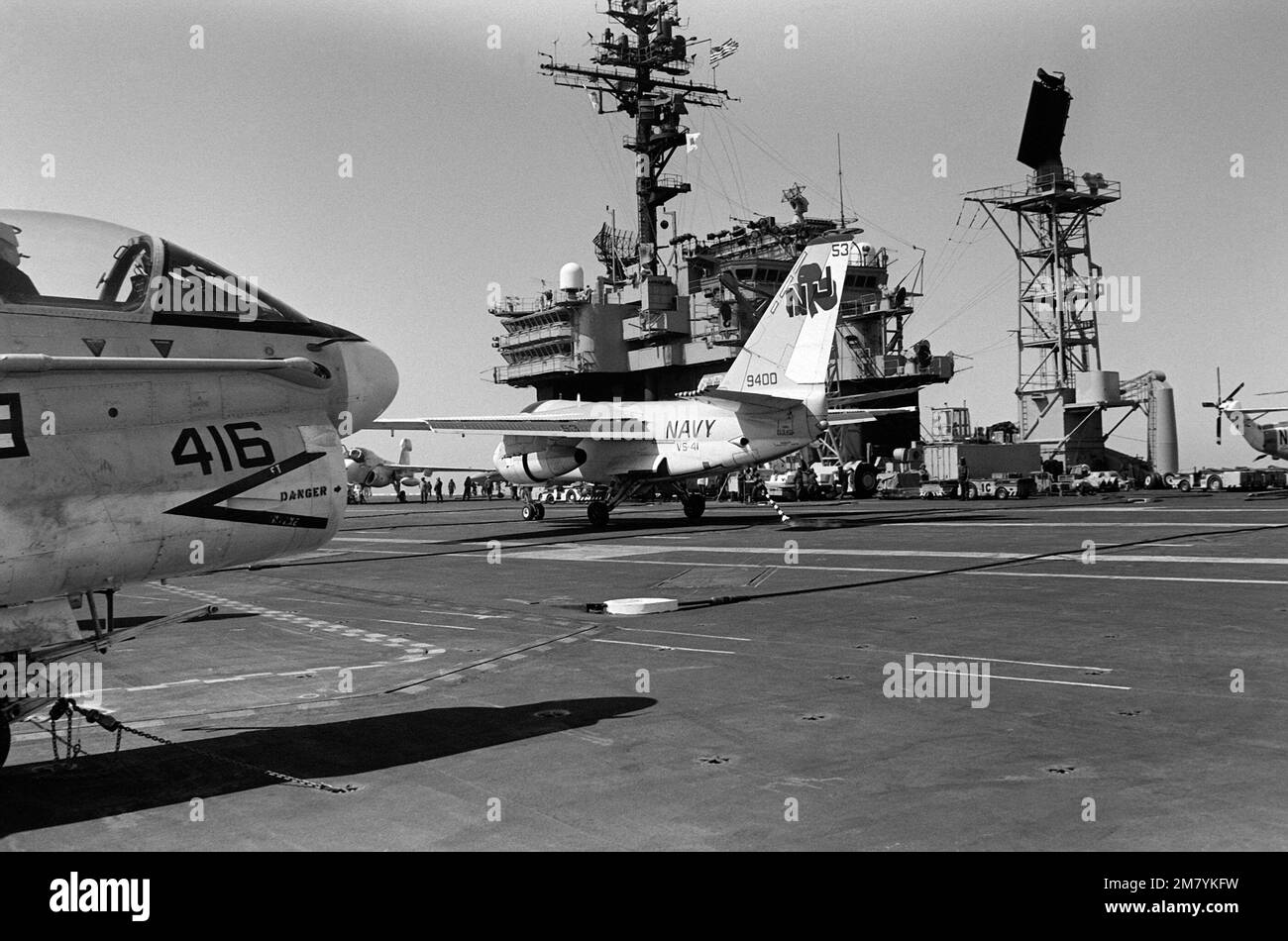 DN-SN-86-00115. Base: USS Kitty Hawk (CV 63) Stock Photo