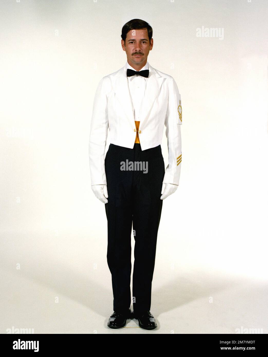 Uniform Dinner dress white jacket male Navy chief petty officers. Country Unknown Stock Photo Alamy