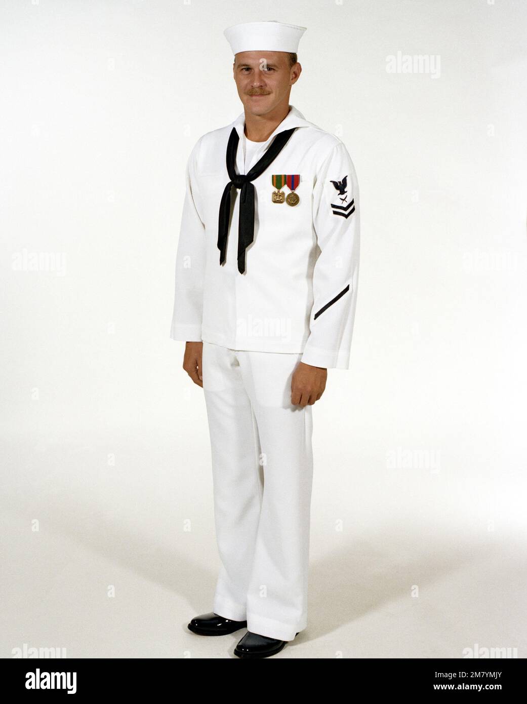 Uniform: Full dress white jumper, Navy enlisted men, ranks E-1 through E-6.  Country: Unknown Stock Photo - Alamy