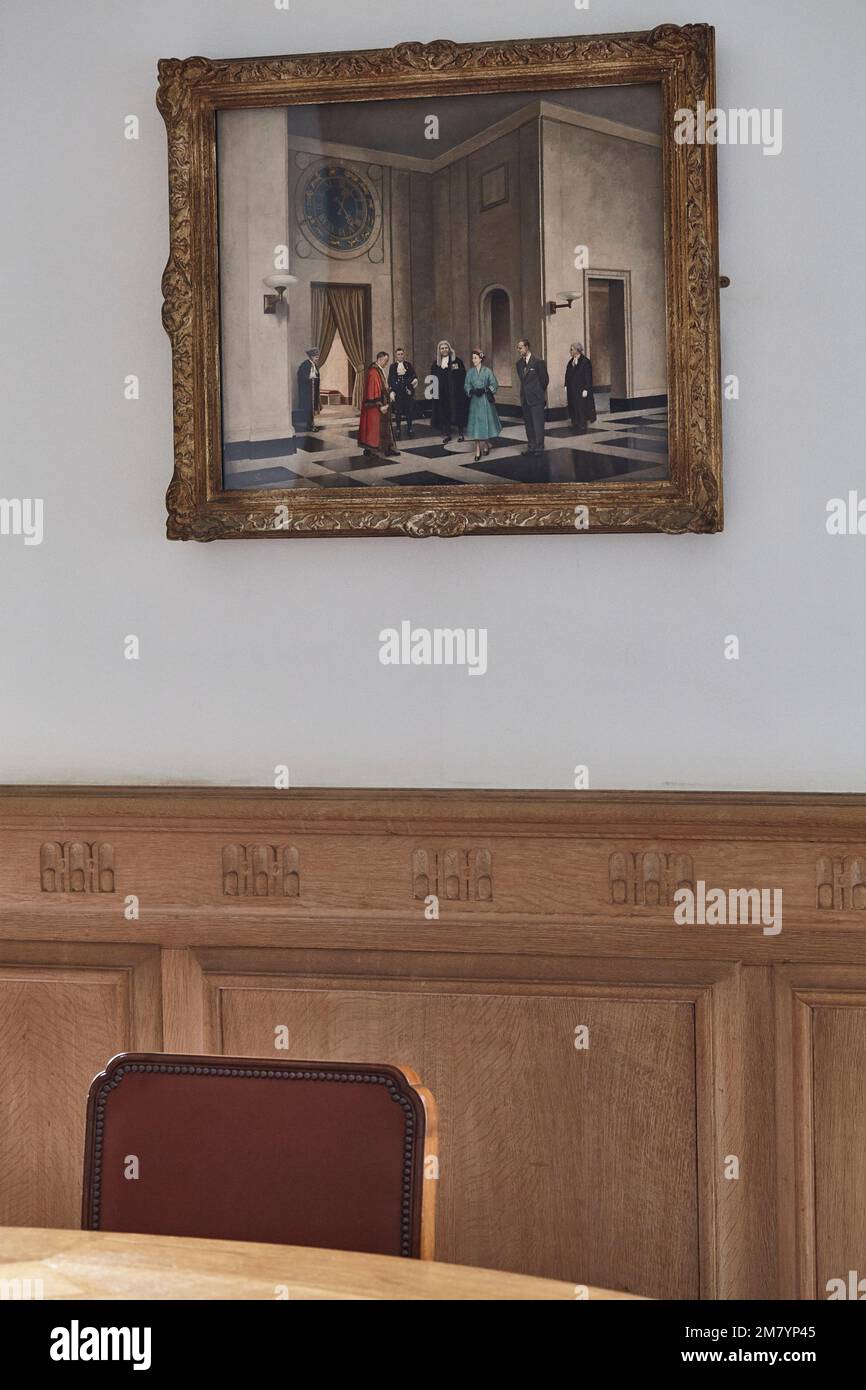 Painting of queen elizabeth ii opening city hall bristol hires stock