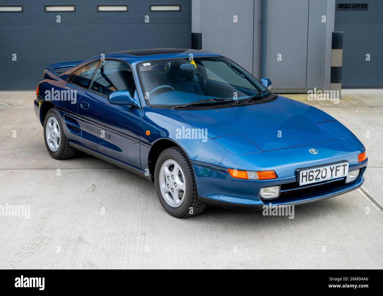 1990 Toyota MR2 Mk2 Japanese sports car Stock Photo - Alamy