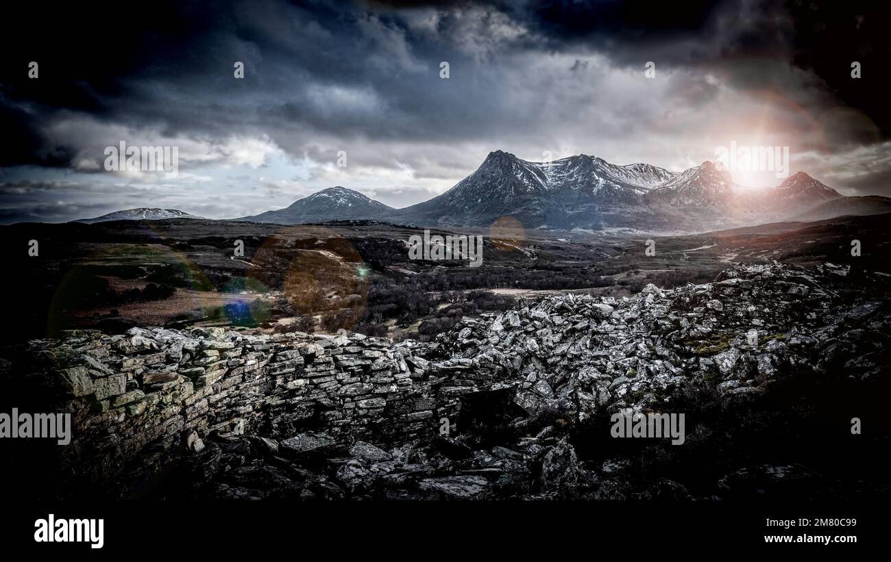 Dun Mhaigh broch and Ben Loyal Stock Photo