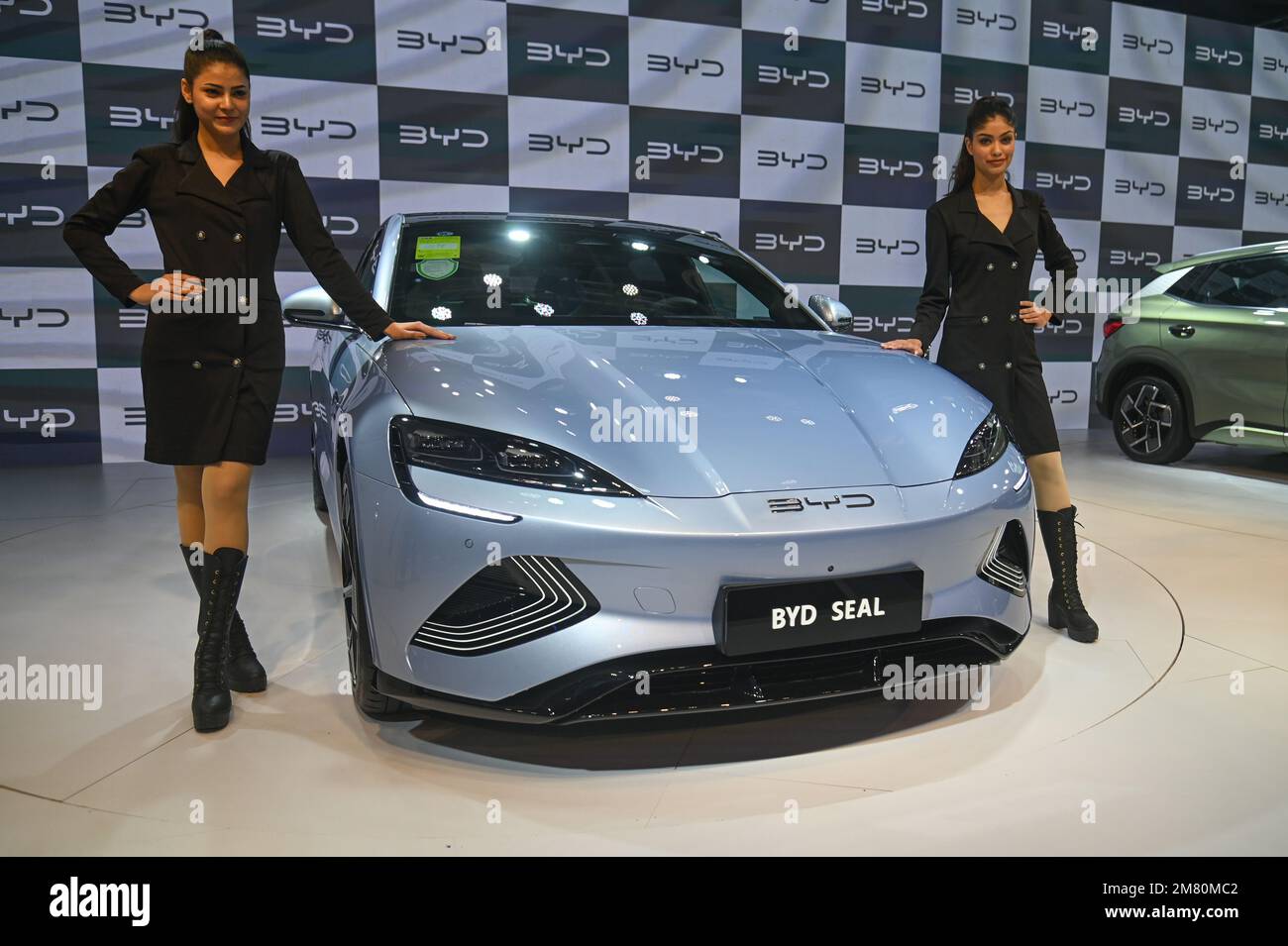 Greater Noida, Uttar Pradesh, India. 11th Jan, 2023. Models pose with