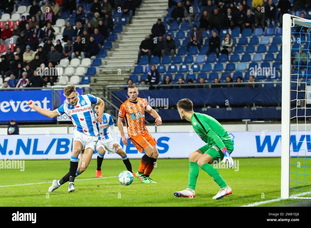 HEERENVEEN, NETHERLANDS JANUARY 11 Sydney van Hooijdonk of SC Heerenveen with the 20 during HEERENVEEN, NETHERLANDS JANUARY 11 Sydney van Hooijdonk of SC Heerenveen with the 20 during