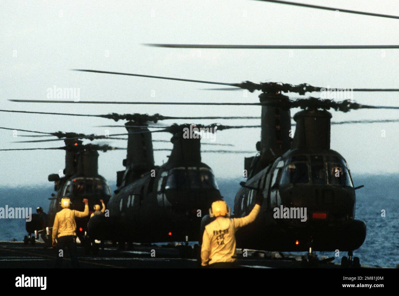 Ch 46 sea knight helicopters hi-res stock photography and images - Alamy