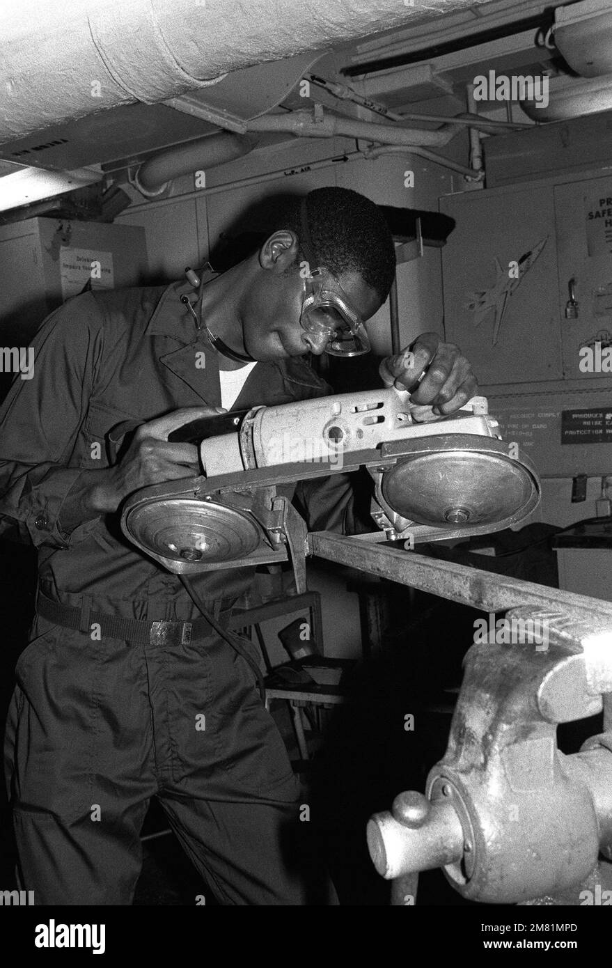 Aviation Structural Mechanic S (Structures) AIRMAN AMSAN) Arnold Ruelas