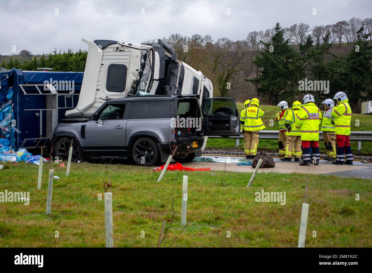 Lorry overturns hi-res stock photography and images - Alamy
