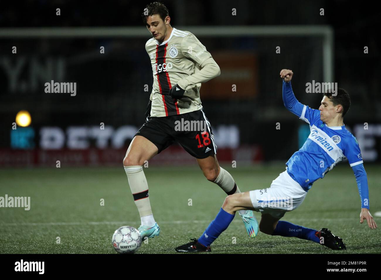 Fjord middelen accessoires DEN BOSCH - (lr) Lorenzo Lucca of Ajax, Stan Maas of FC Den Bosch during  the 2nd round of the Toto KNVB Cup between FC Den Bosch and Ajax at Stadion  De