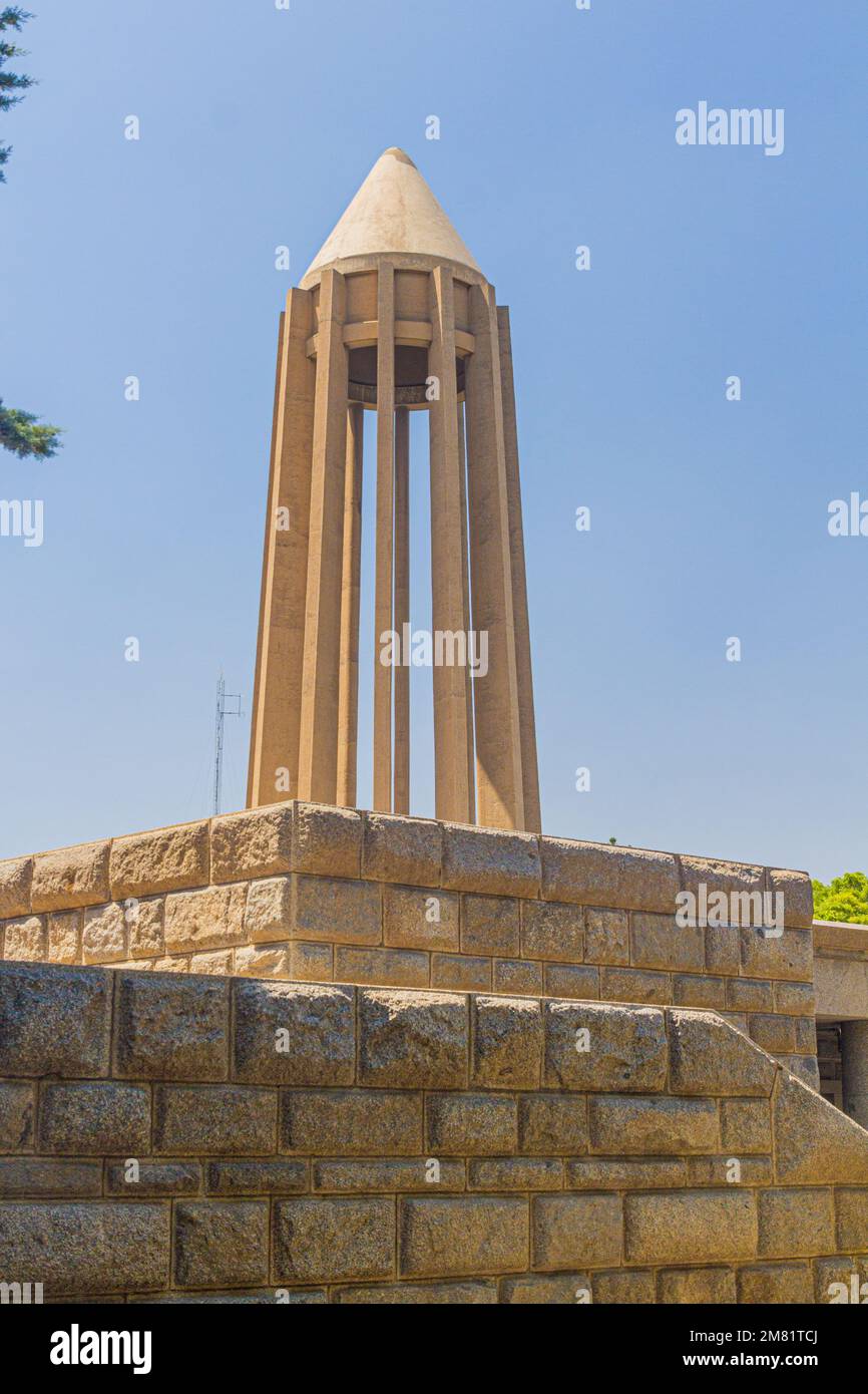Ibn Sina (Avicenna) Mausoleum in Hamadan, Iran Stock Photo Alamy
