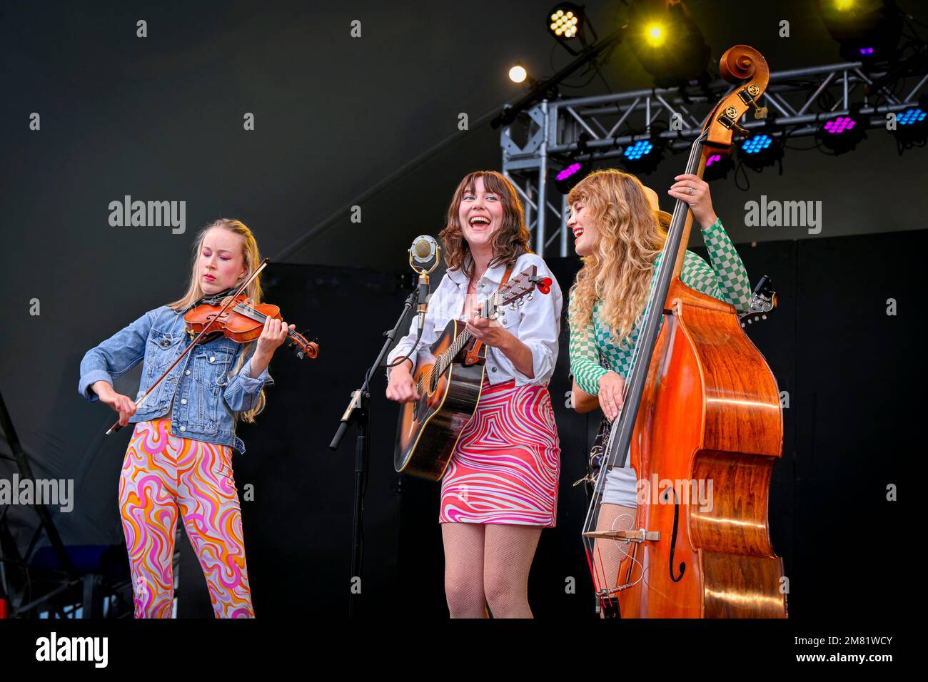 Molly Tuttle & Golden Highway bluegrass band, Vancouver Folk Music