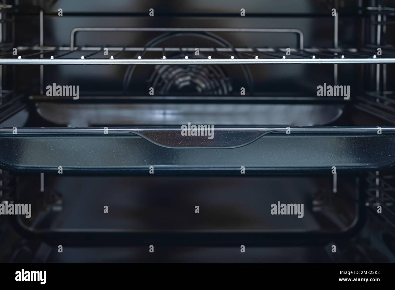 Kitchen oven door open hi-res stock photography and images - Alamy