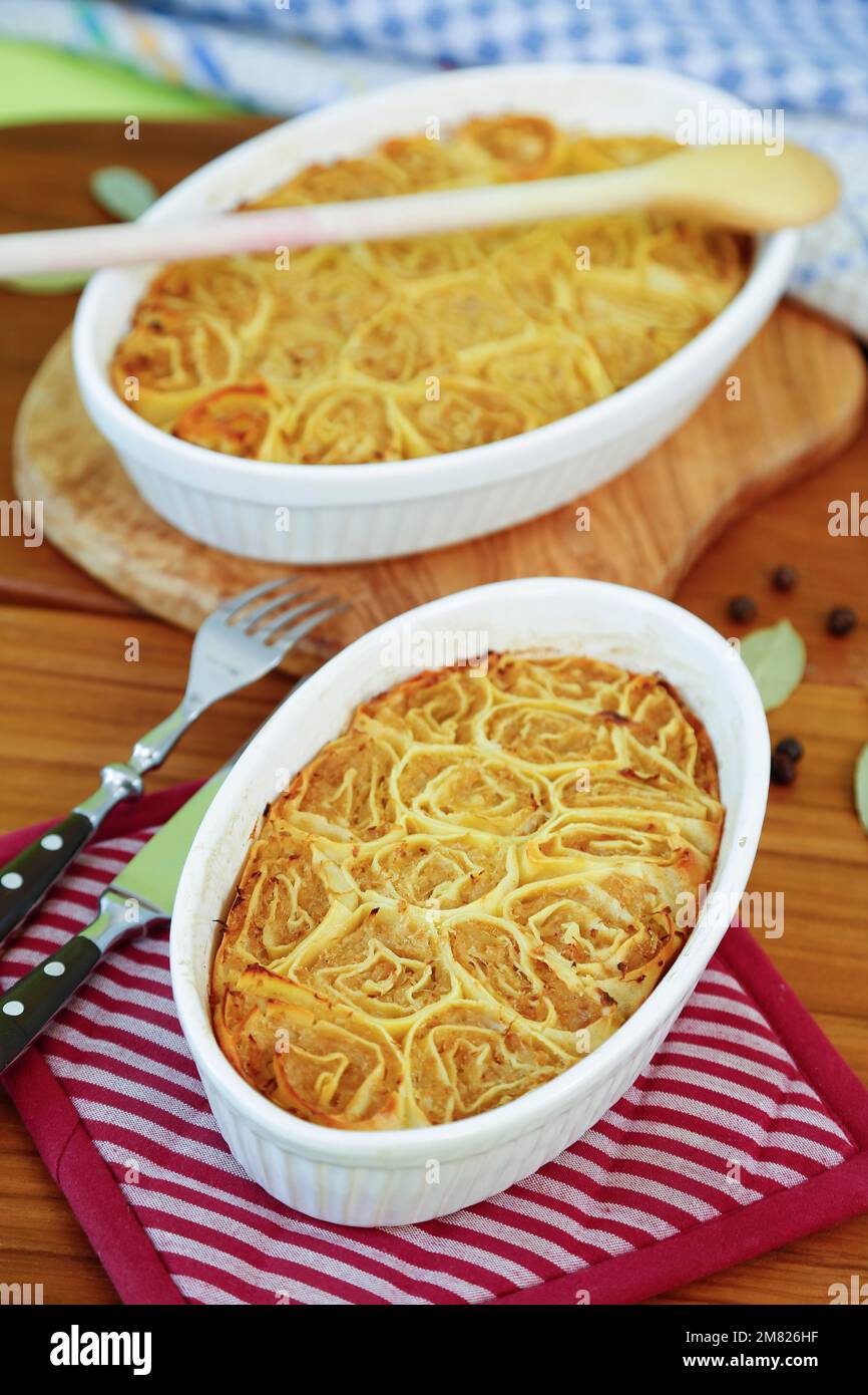 Swabian cuisine, Krautkrapfen, flour sacks, sauerkraut in pasta dough