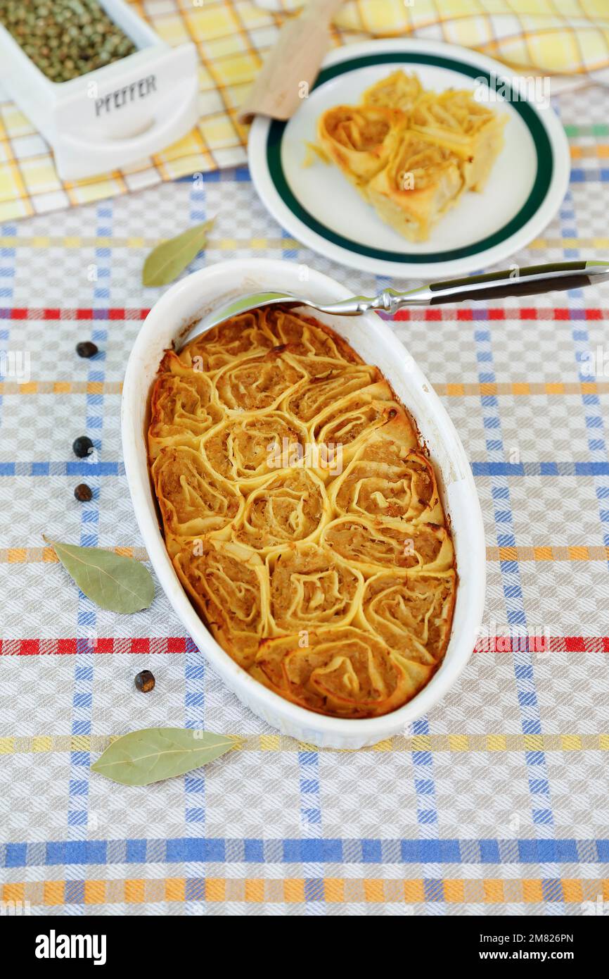 Swabian cuisine, Krautkrapfen, flour sacks, sauerkraut in pasta dough
