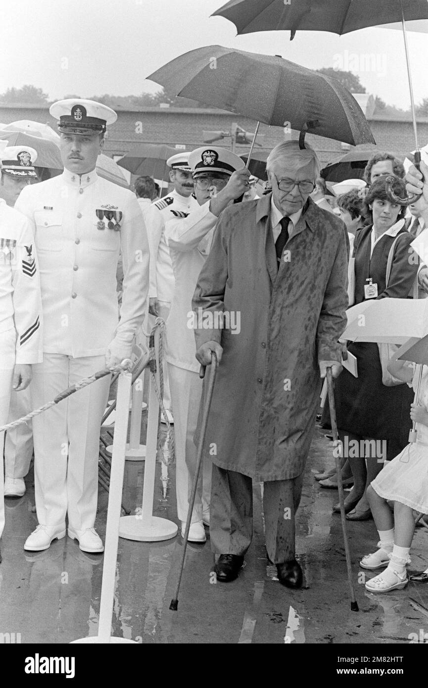 Representative Charles E. Bennett, D-Florida, arrives for the commissioning of the nuclear-powered attack submarine USS HYMAN G. RICKOVER (SSN 709) at General Dynamics Electric Boat Division. Base: Naval Submarine Base, Groton State: Connecticut (CT) Country: United States Of America (USA) Stock Photo