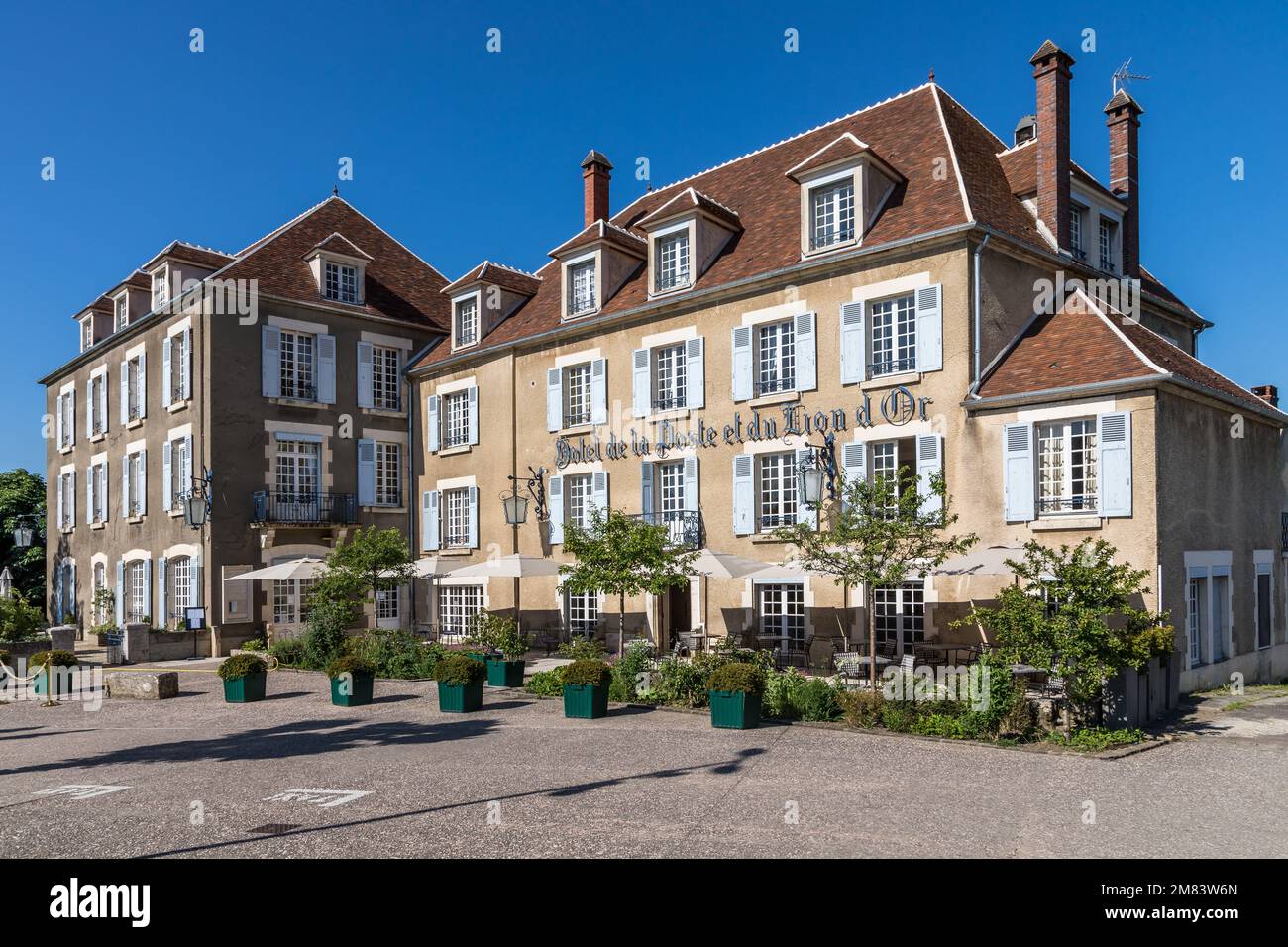 HOTEL DE LA POSTE ET DU LION D'OR, VILLAGE AND ETERNAL HILL OF VEZELAY ...