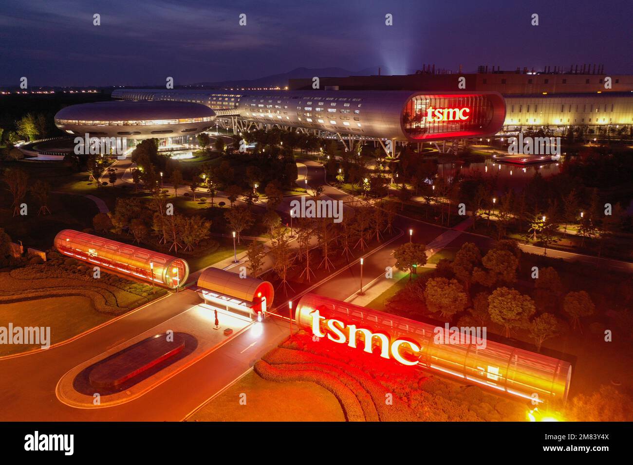 富满微（300671）强势股分析：板块情绪驱动下的高风险上涨