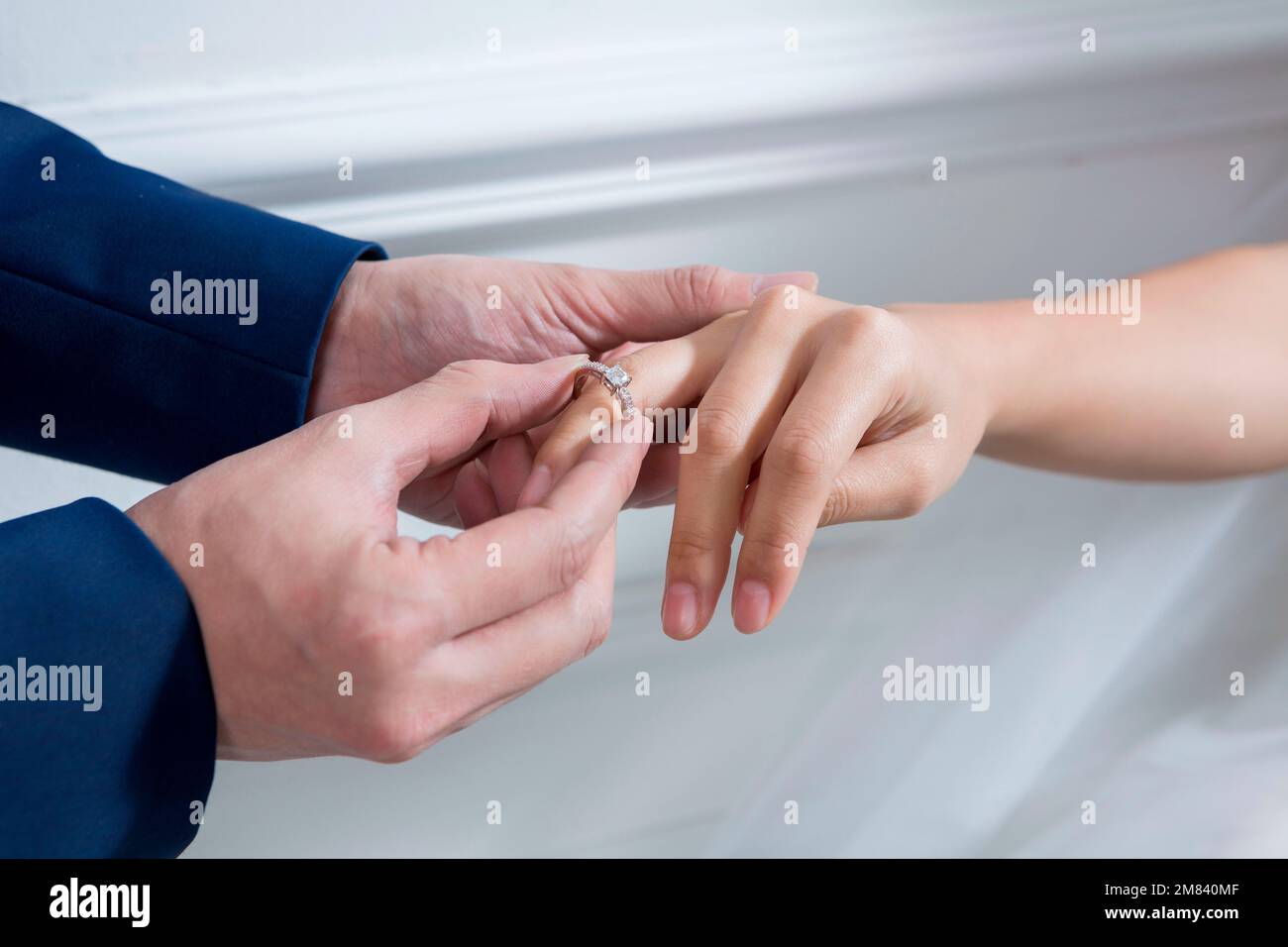 Happy smiling newlyweds close hi-res stock photography and images - Alamy