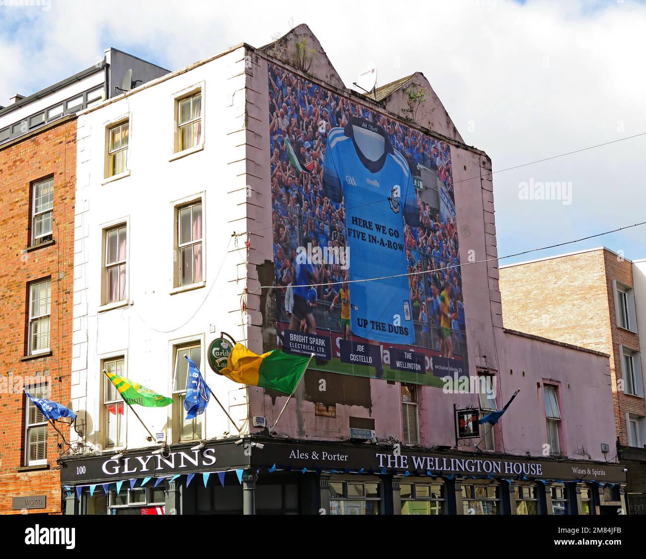 Up the Dubs, Five in a row, poster on Gynns, Wellington bar, 100 Dorset Street Upper, Dublin 1, D01 V6X5 Stock Photo