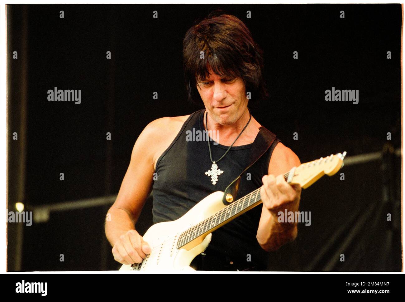 Guitar legend JEFF BECK supporting Sting playing at Cardiff Castle in Wales, UK, 27 July 2001. Photograph: Rob Watkins Stock Photo