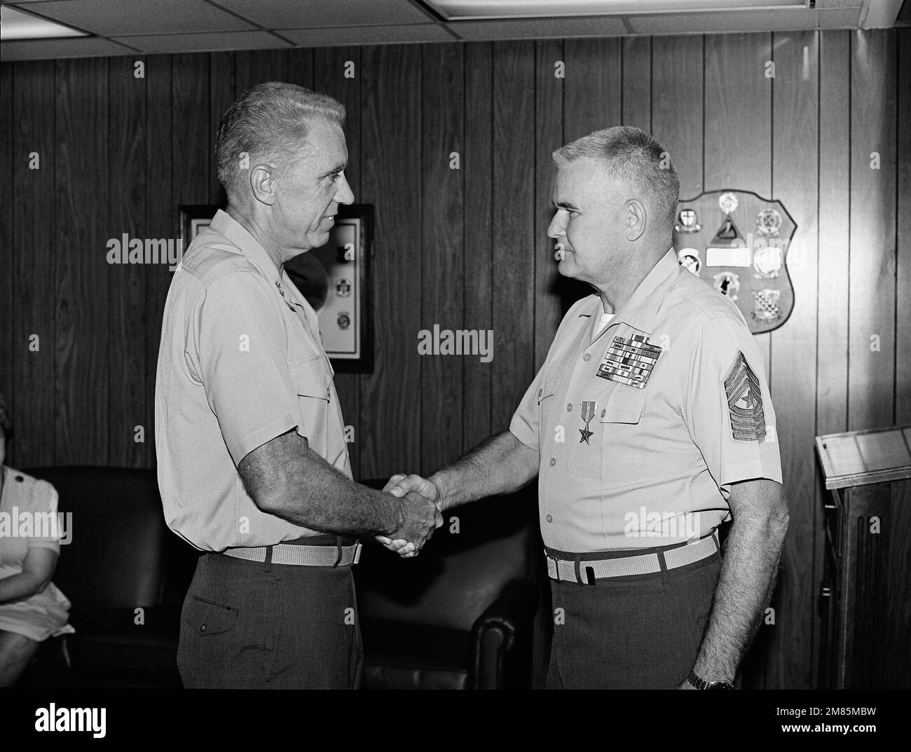 Bronze star with combat v Black and White Stock Photos & Images Alamy