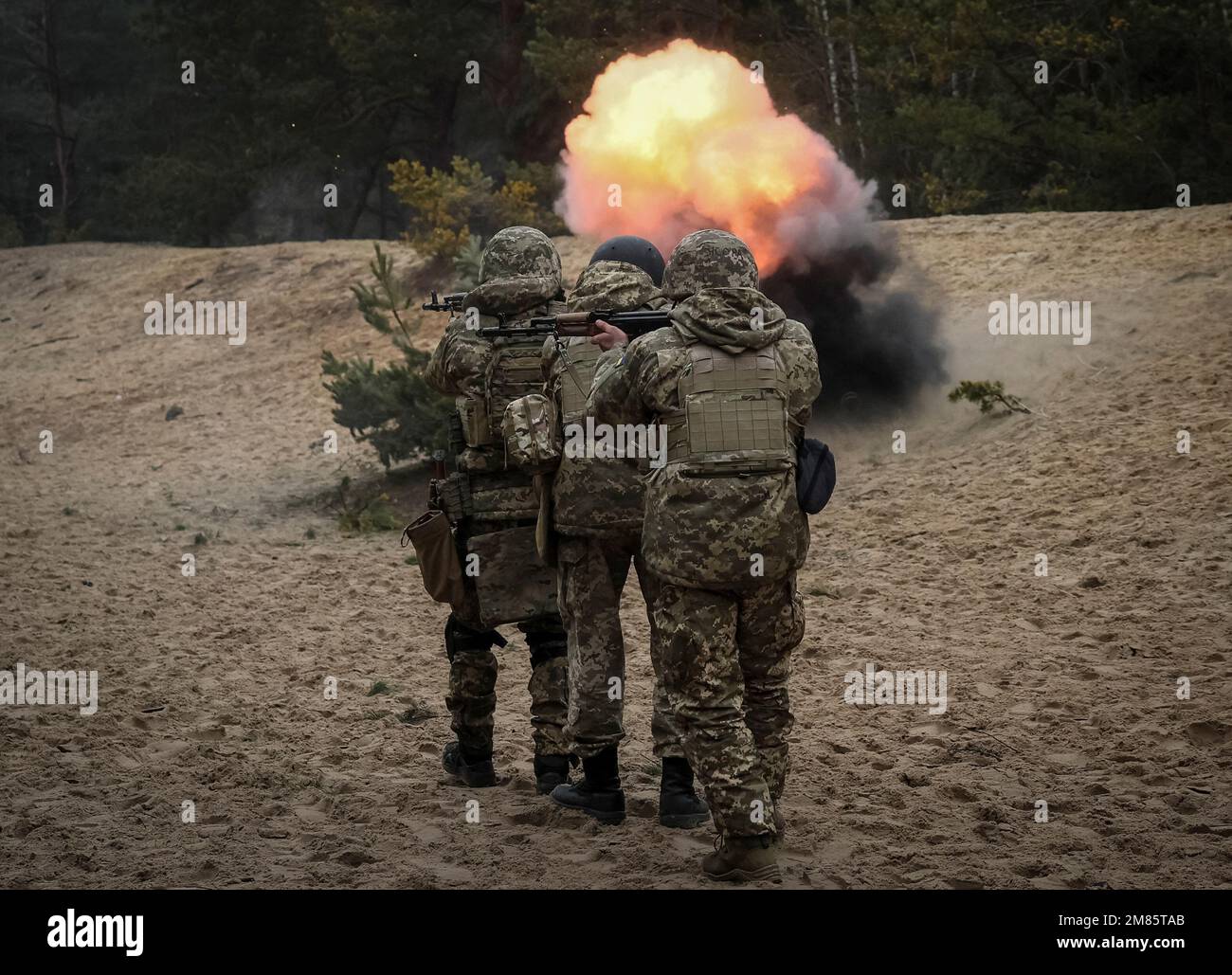 Ukrainian Servicemen From The Volyn Territorial Defence Brigade Attend An  Exercise Near The Border With Belarus, Amid Russia's Attack On Ukraine, In  Volyn Region, Ukraine January 12, 2023. Reuters/Gleb Garanich Stock Photo -