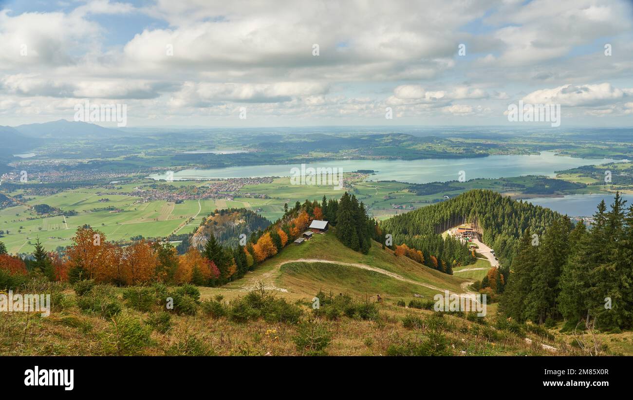 Forggensee im Herbst-Blick vom Tegelberg Stock Photo