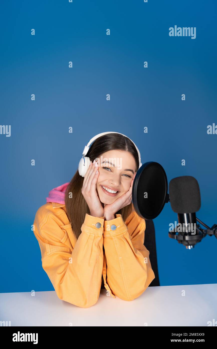 Smiling teenager girl studio happy hi-res stock photography and images ...